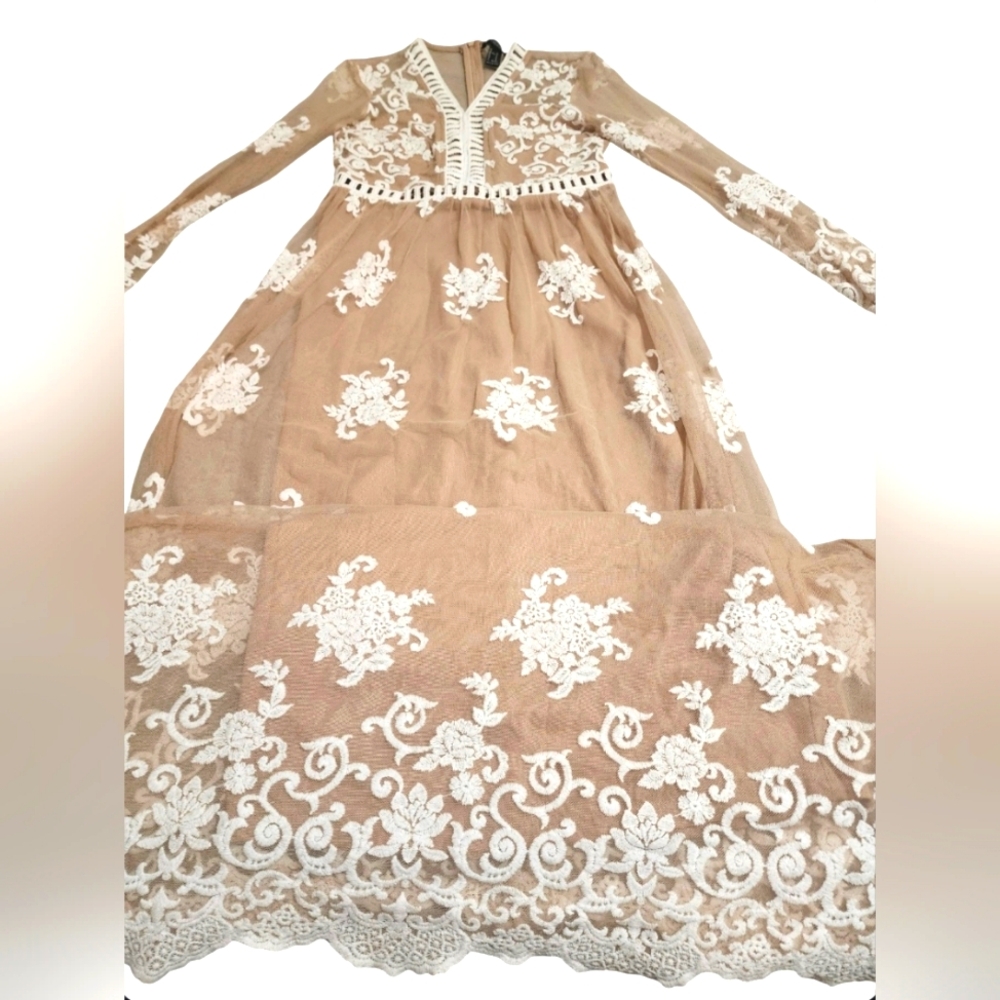 Forever 21 (Size S) Womens Long Embroider Lace Long Sleeve Dress Beige Lining
